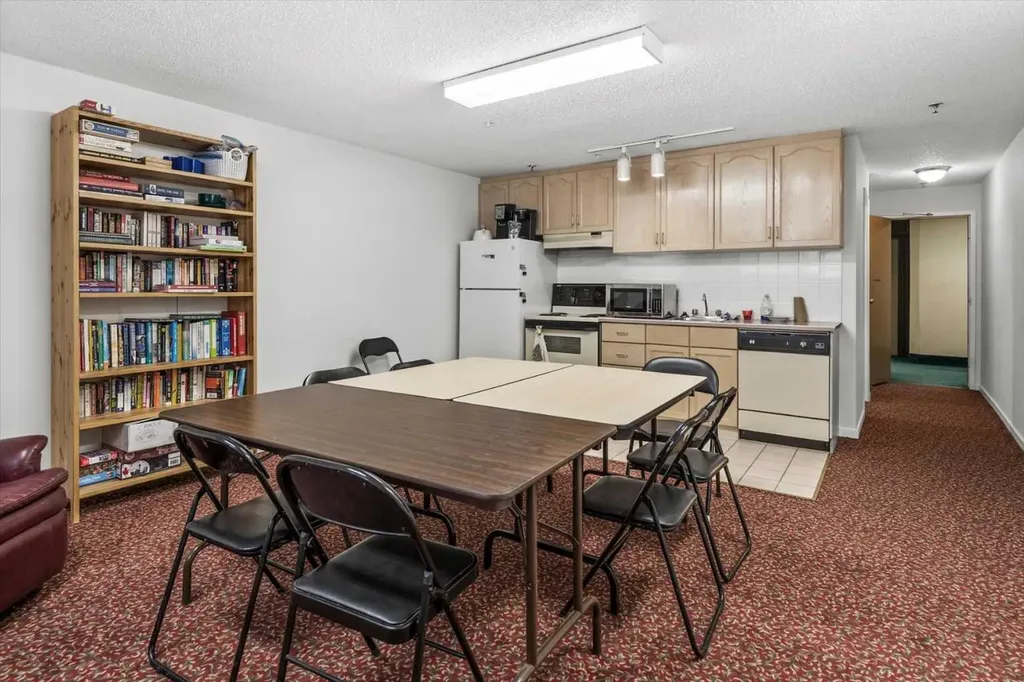 723 57 Avenue SW Calgary AB T2V4Z3