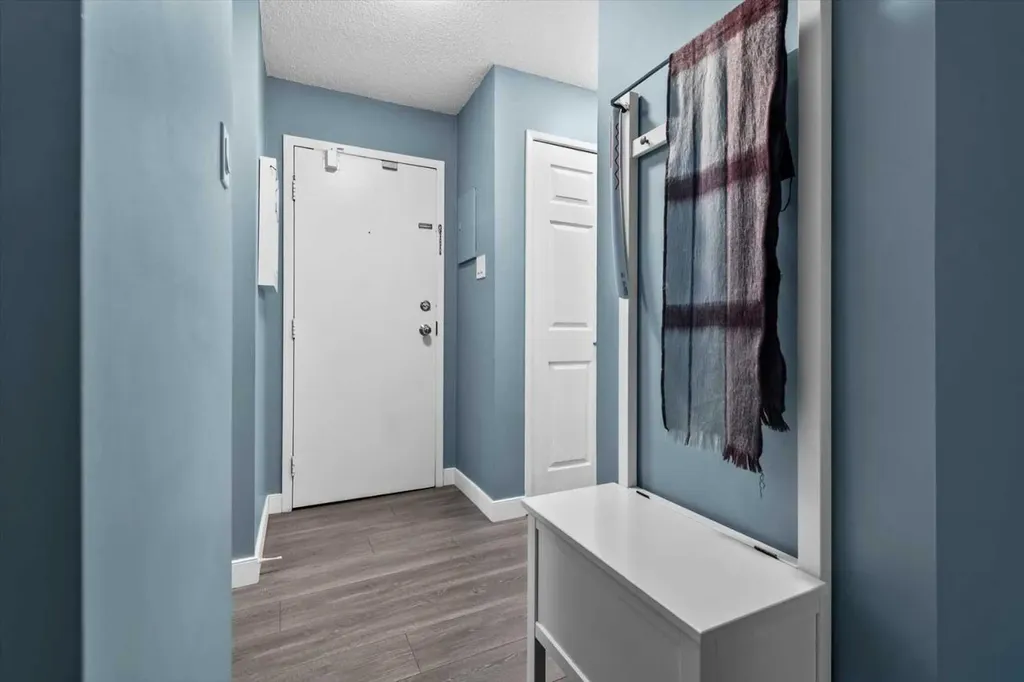 723 57 Avenue SW Calgary AB T2V4Z3