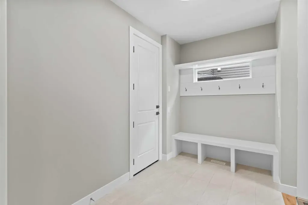 160 Vantage Drive Cochrane AB T4C 3G3