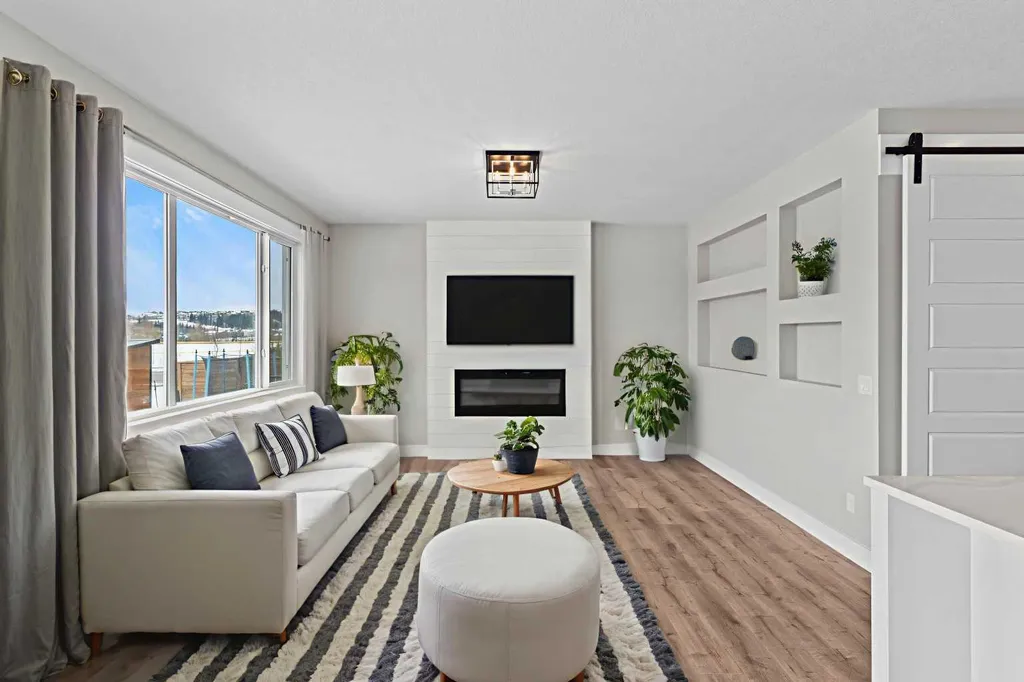 160 Vantage Drive Cochrane AB T4C 3G3
