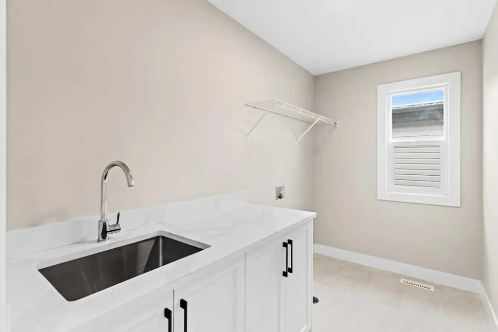 160 Vantage Drive Cochrane AB T4C 3G3