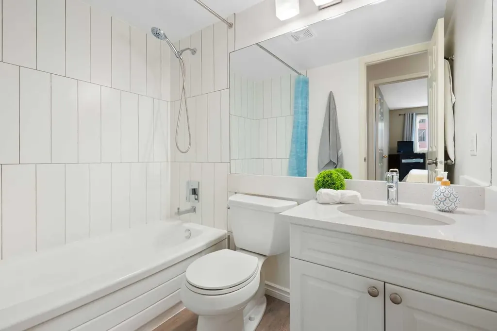 305 25 Avenue SW Calgary AB T2S 0L3