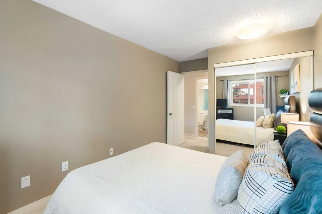 305 25 Avenue SW Calgary AB T2S 0L3