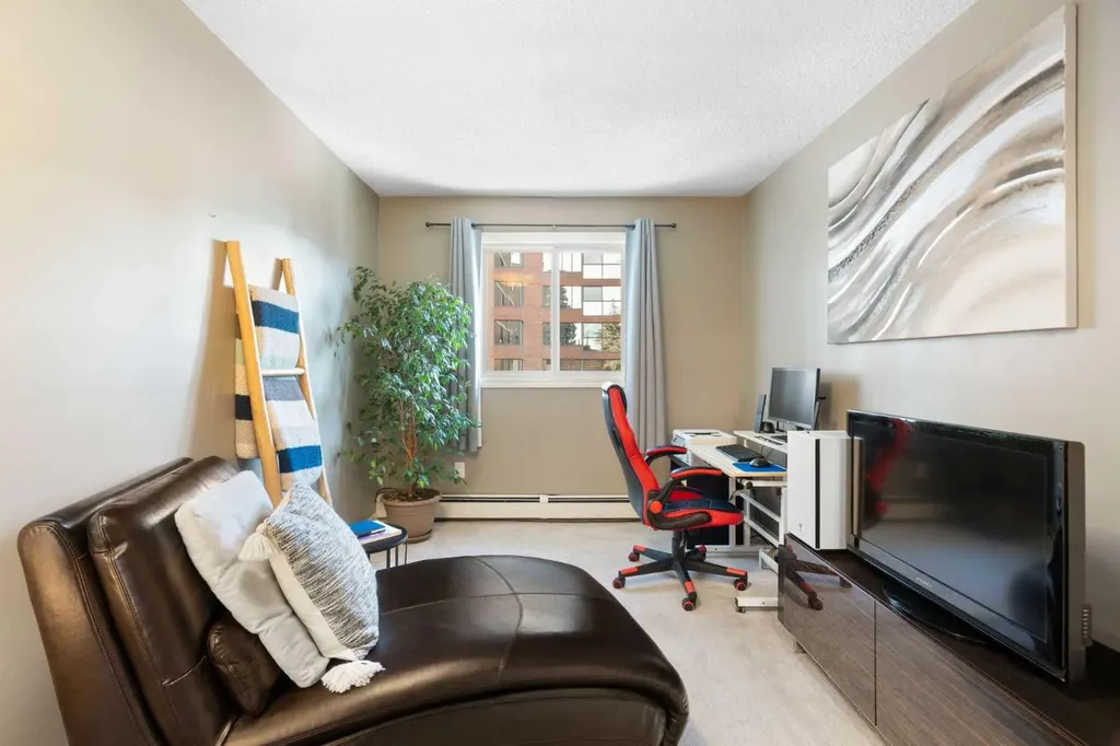 305 25 Avenue SW Calgary AB T2S 0L3