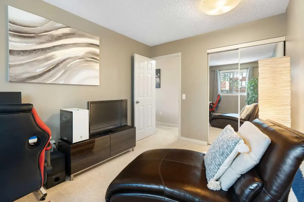 305 25 Avenue SW Calgary AB T2S 0L3