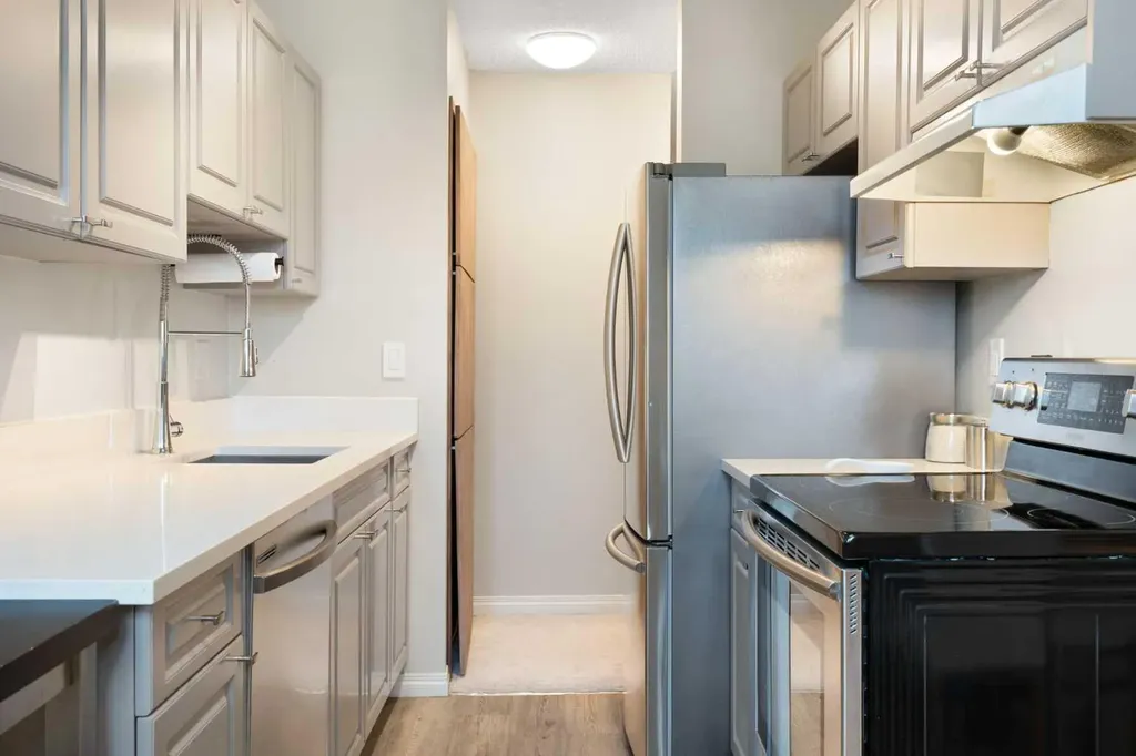 305 25 Avenue SW Calgary AB T2S 0L3