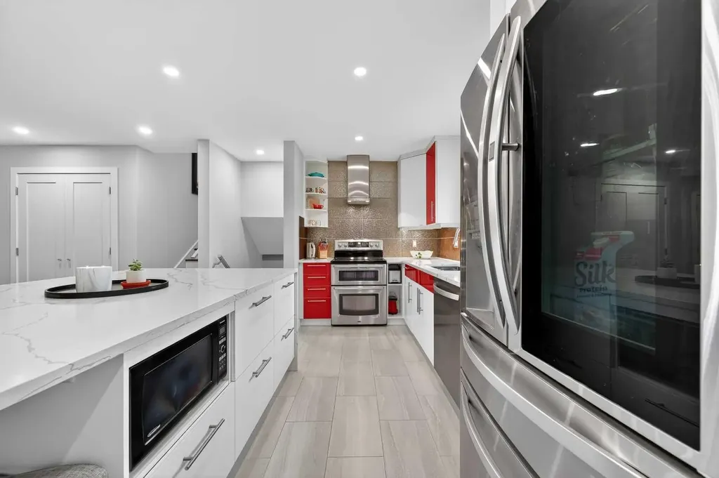 8027 Elbow Drive SW Calgary AB T2V 1K5