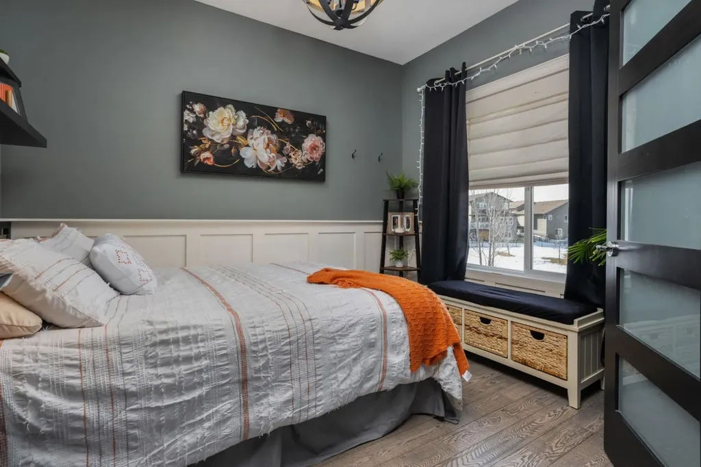 5215 35 Avenue Camrose AB T4V 5H5
