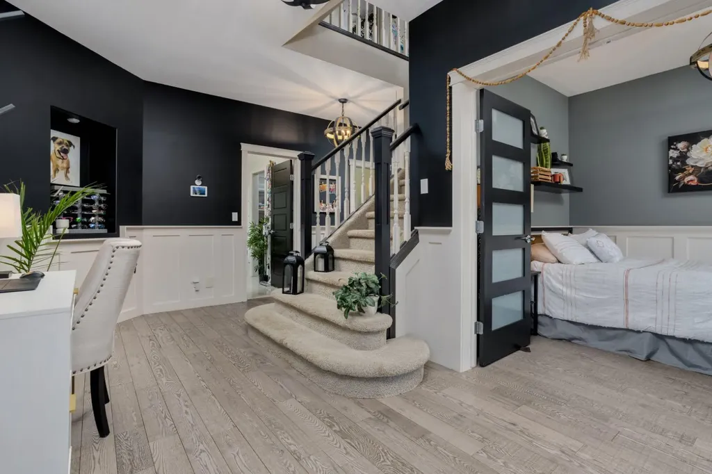 5215 35 Avenue Camrose AB T4V 5H5