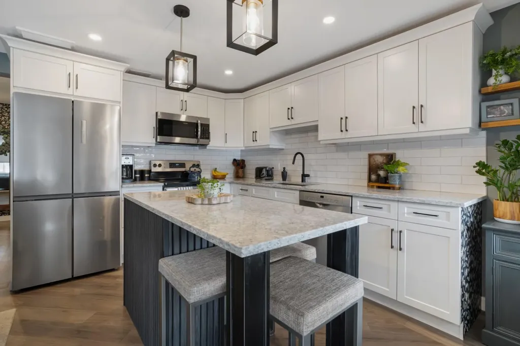 5215 35 Avenue Camrose AB T4V 5H5
