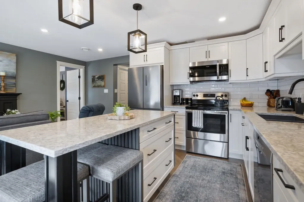 5215 35 Avenue Camrose AB T4V 5H5