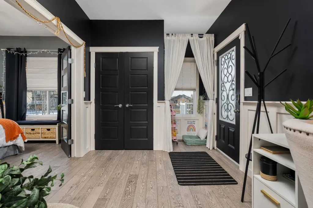 5215 35 Avenue Camrose AB T4V 5H5