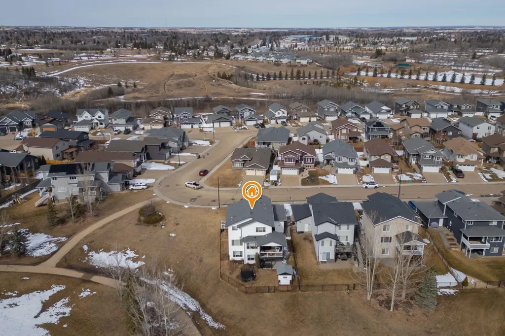 5215 35 Avenue Camrose AB T4V 5H5
