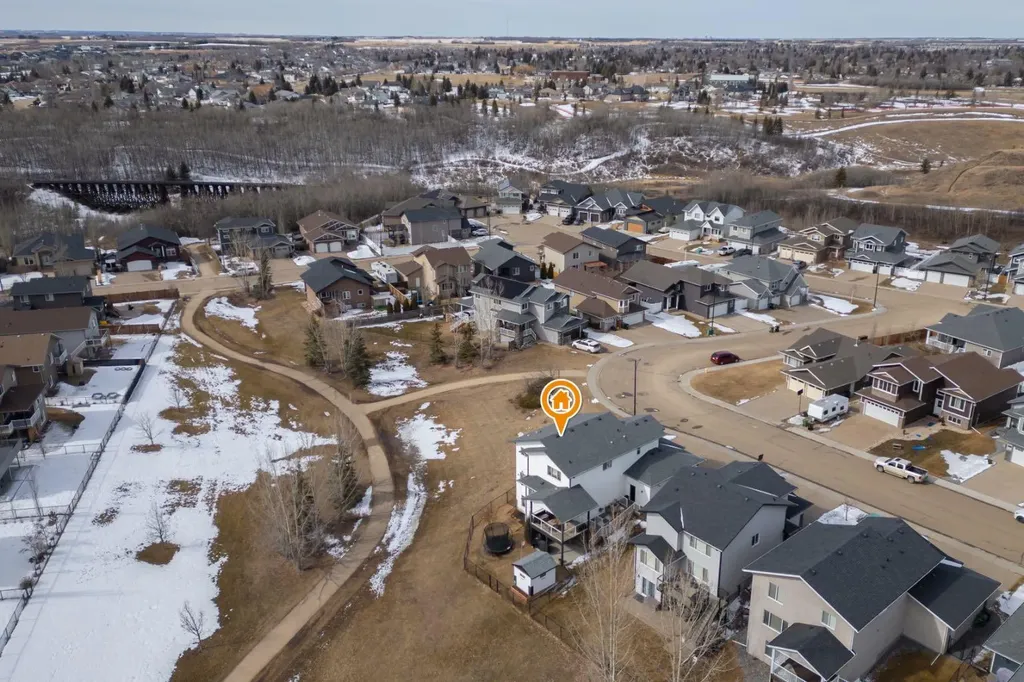 5215 35 Avenue Camrose AB T4V 5H5