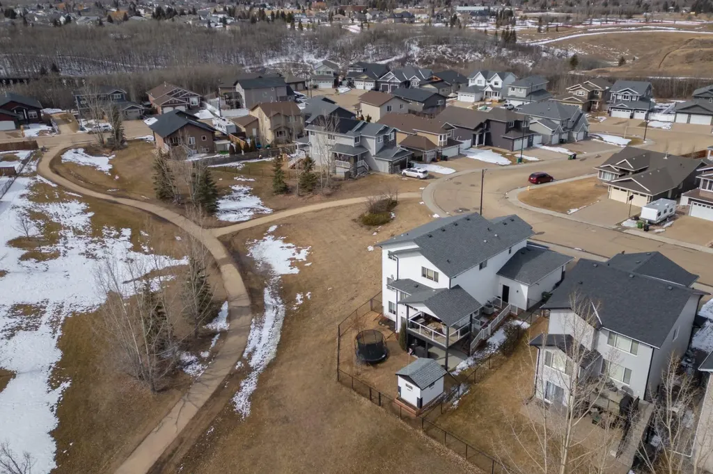 5215 35 Avenue Camrose AB T4V 5H5