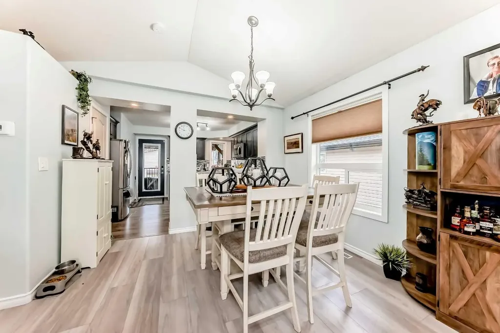 6315 60 Street Close Ponoka AB T4J1W1