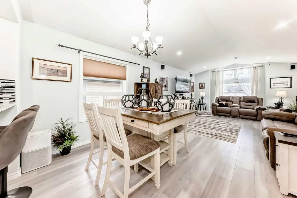 6315 60 Street Close Ponoka AB T4J1W1