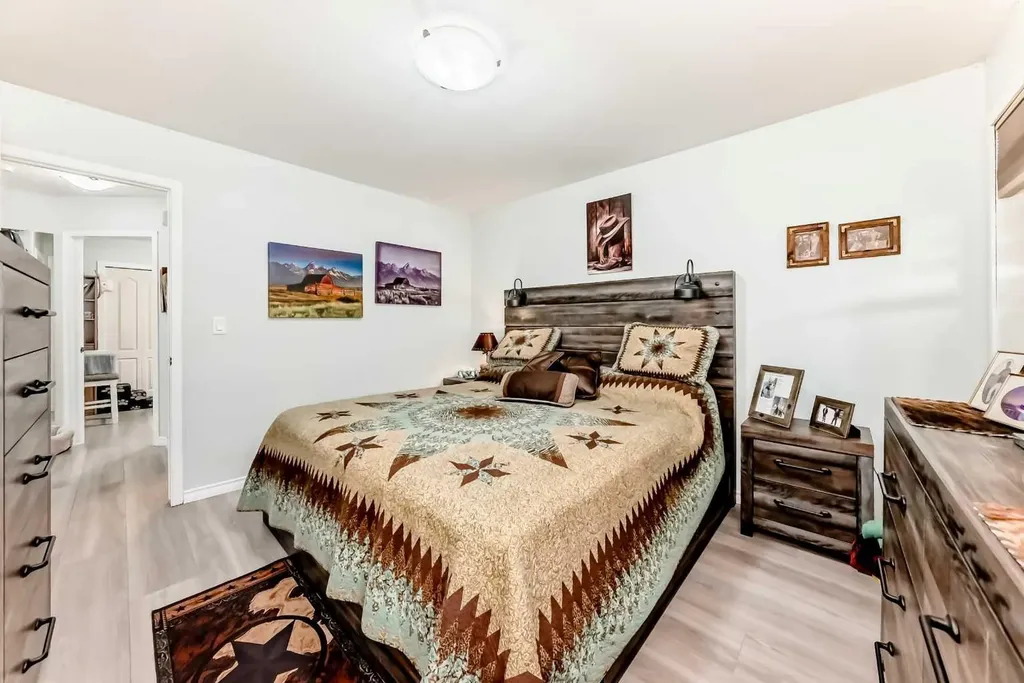 6315 60 Street Close Ponoka AB T4J1W1