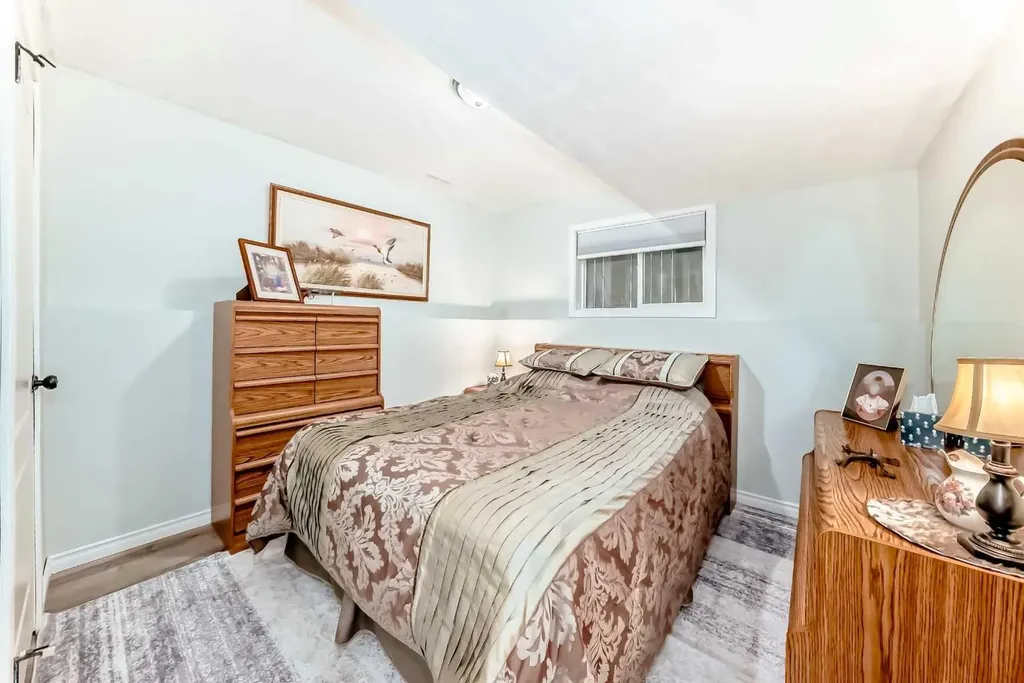 6315 60 Street Close Ponoka AB T4J1W1