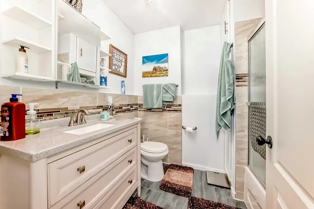 6315 60 Street Close Ponoka AB T4J1W1