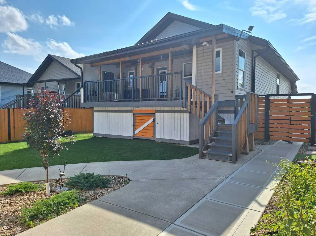 6315 60 Street Close Ponoka AB T4J1W1