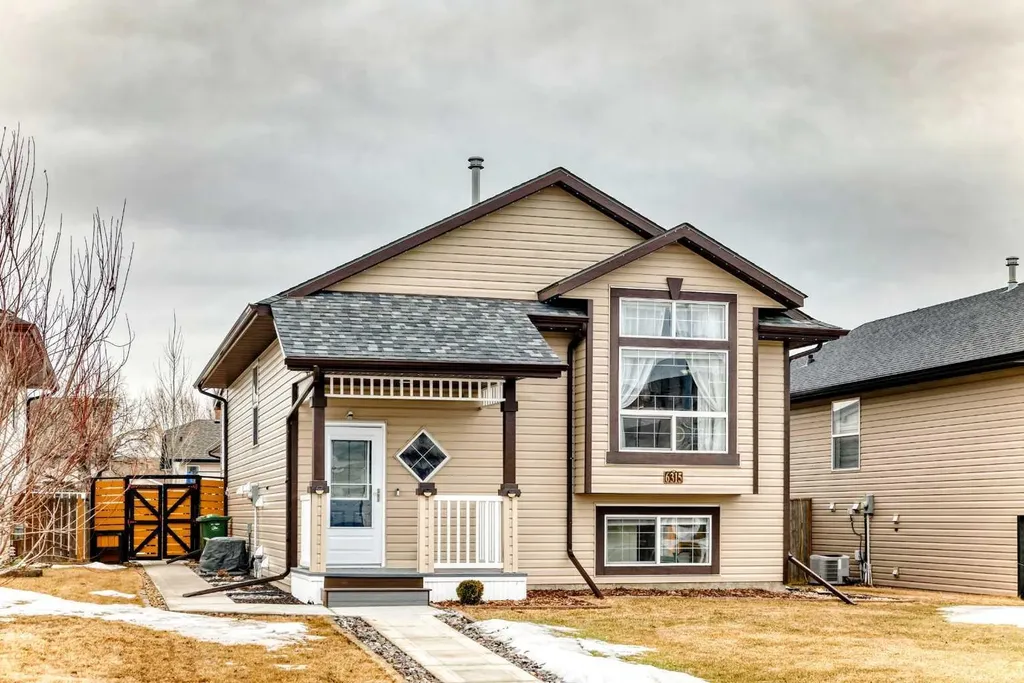 6315 60 Street Close Ponoka AB T4J1W1