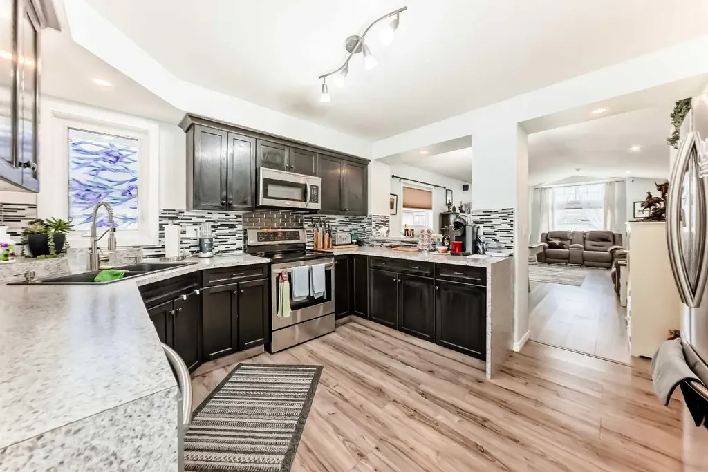 6315 60 Street Close Ponoka AB T4J1W1