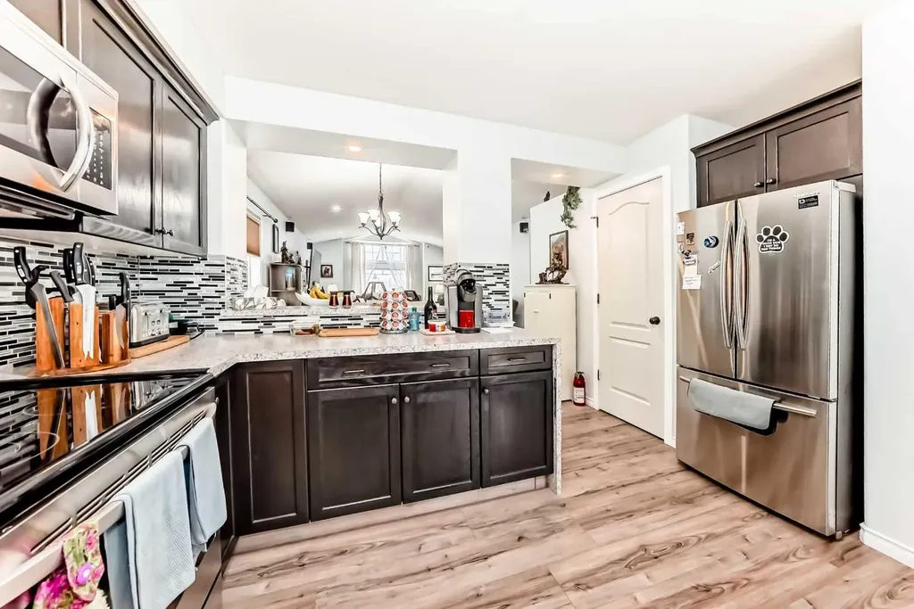 6315 60 Street Close Ponoka AB T4J1W1