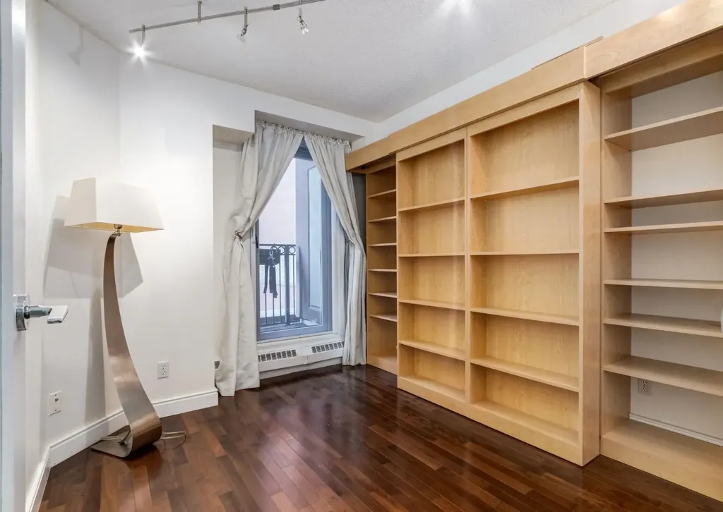 400 Eau Claire Avenue SW Calgary AB T2P 4X2