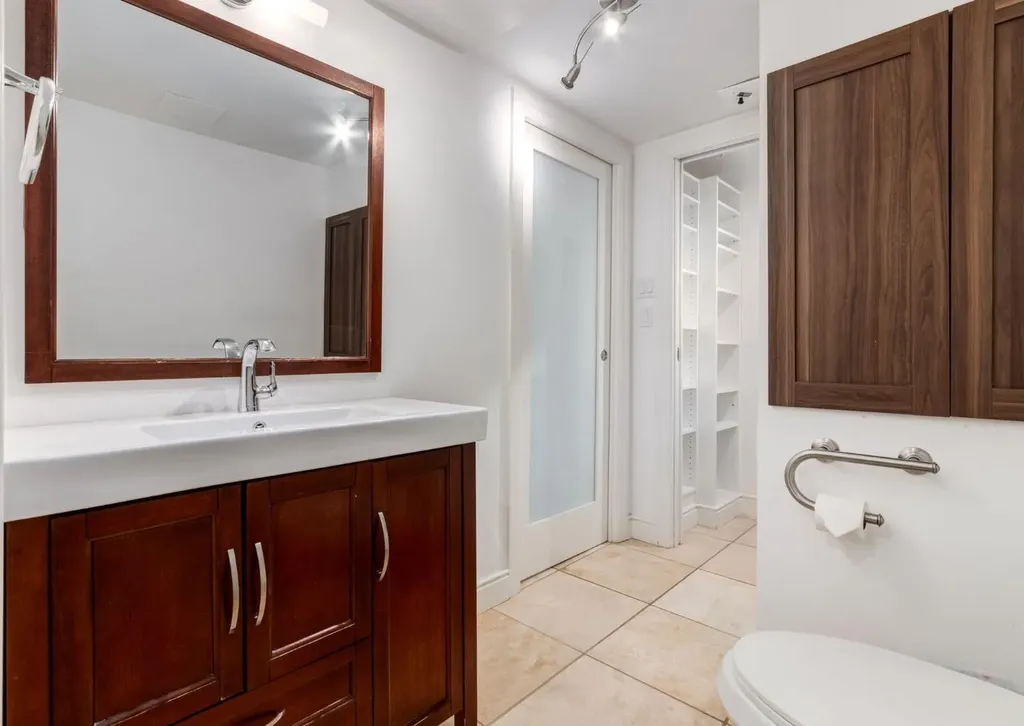 400 Eau Claire Avenue SW Calgary AB T2P 4X2