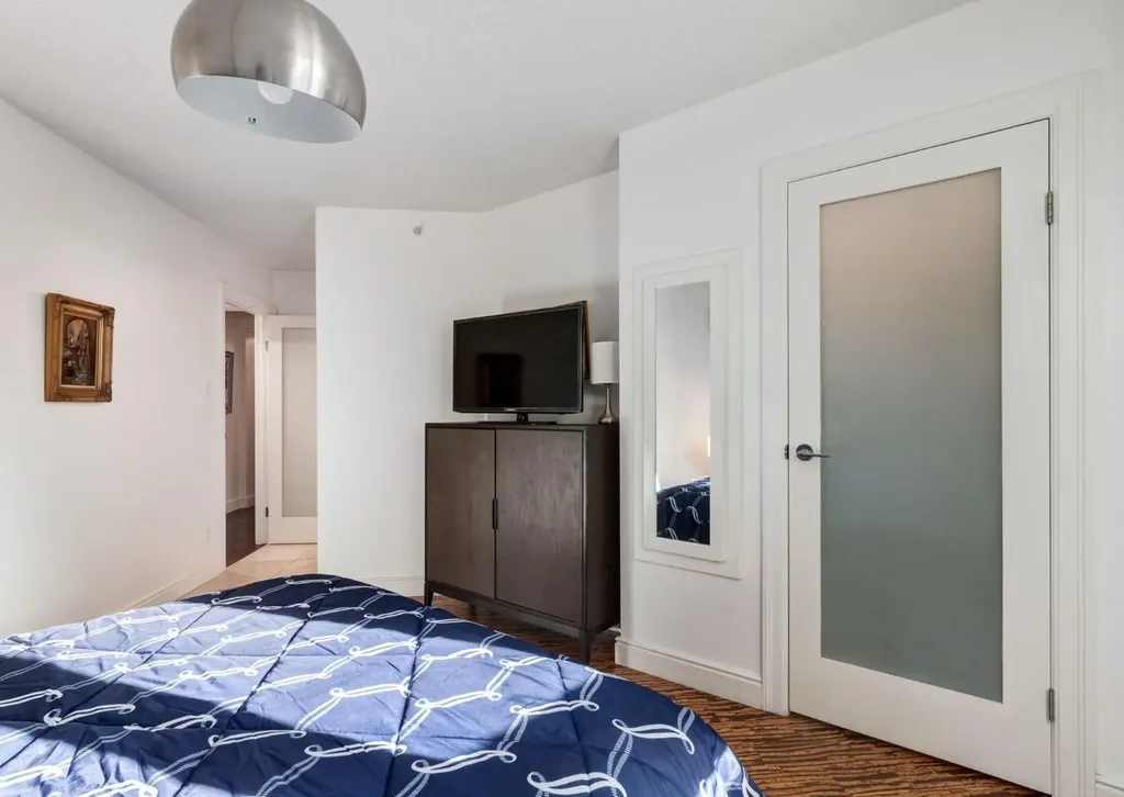 400 Eau Claire Avenue SW Calgary AB T2P 4X2