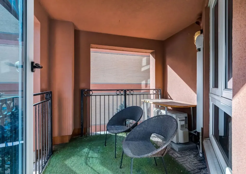 400 Eau Claire Avenue SW Calgary AB T2P 4X2