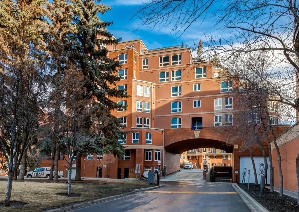 400 Eau Claire Avenue SW Calgary AB T2P 4X2