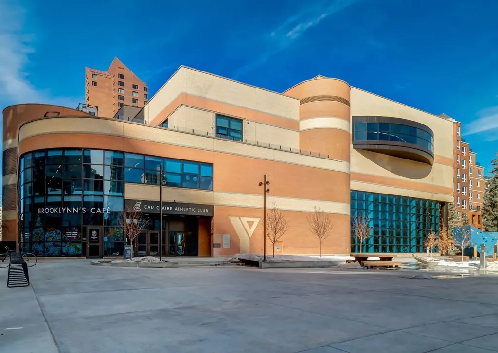400 Eau Claire Avenue SW Calgary AB T2P 4X2