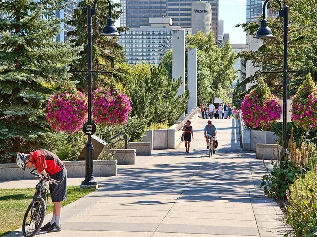 400 Eau Claire Avenue SW Calgary AB T2P 4X2
