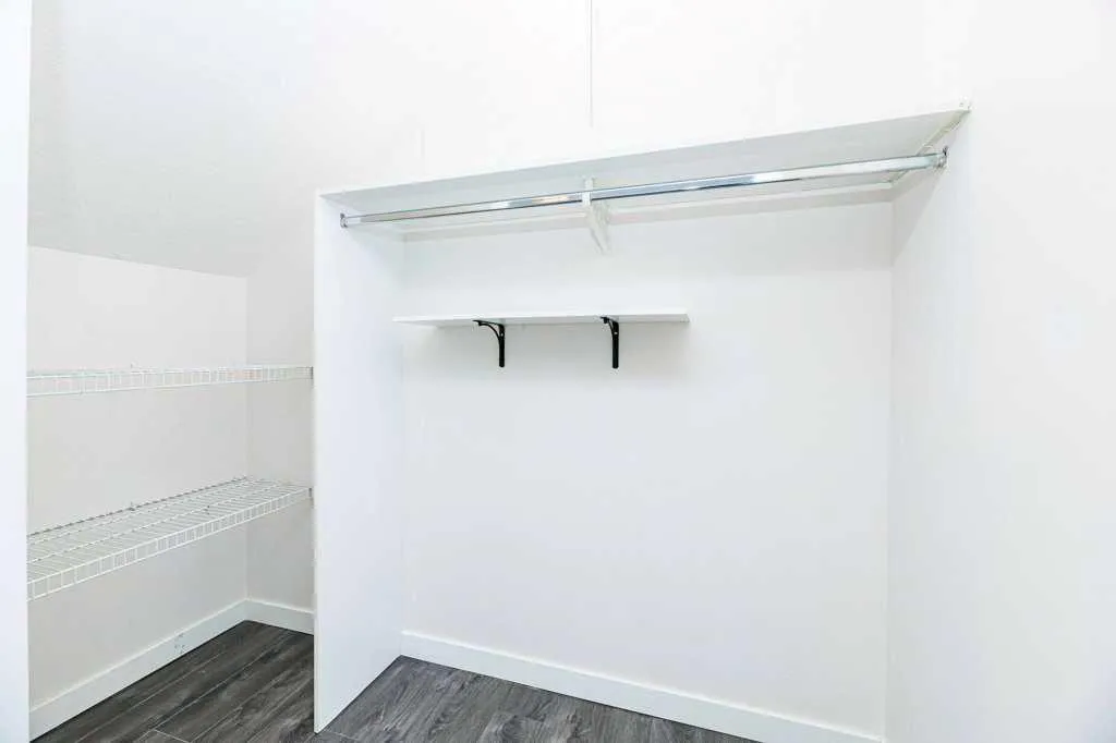 7 Stanton Street Red Deer AB T4N 0B9
