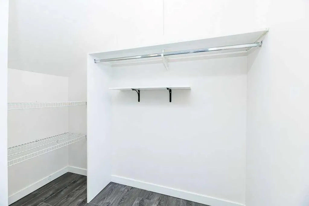 7 Stanton Street Red Deer AB T4N 0B9