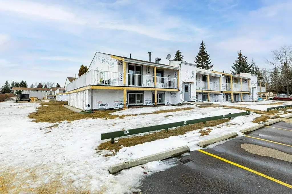 7 Stanton Street Red Deer AB T4N 0B9