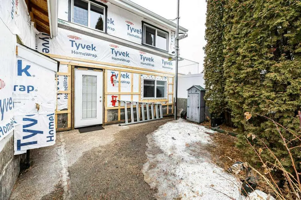 7 Stanton Street Red Deer AB T4N 0B9