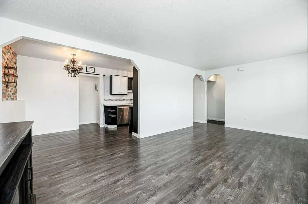 7 Stanton Street Red Deer AB T4N 0B9