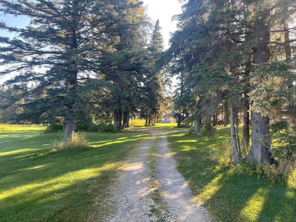 400 465015 Range Road 63a Buck Lake AB T0C 0T0