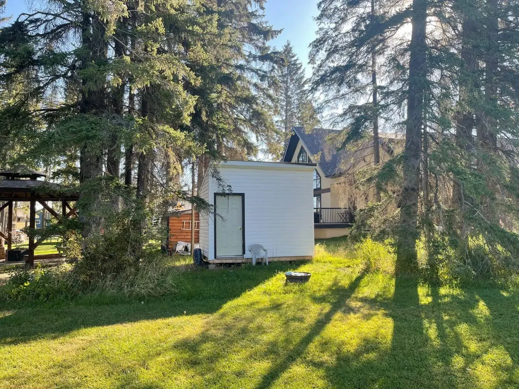 400 465015 Range Road 63a Buck Lake AB T0C 0T0