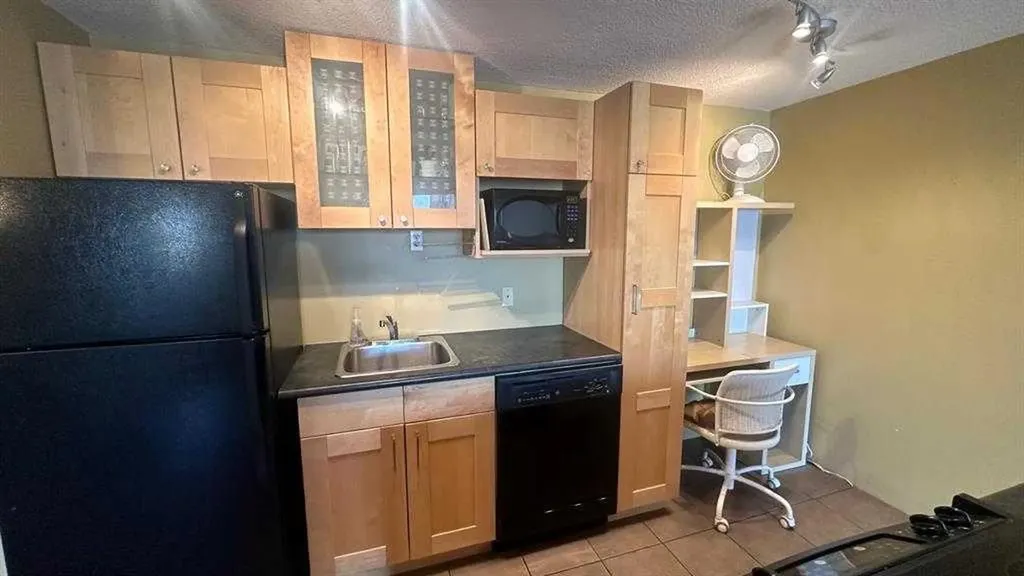 1236 15 Avenue SW Calgary AB T3C0X5