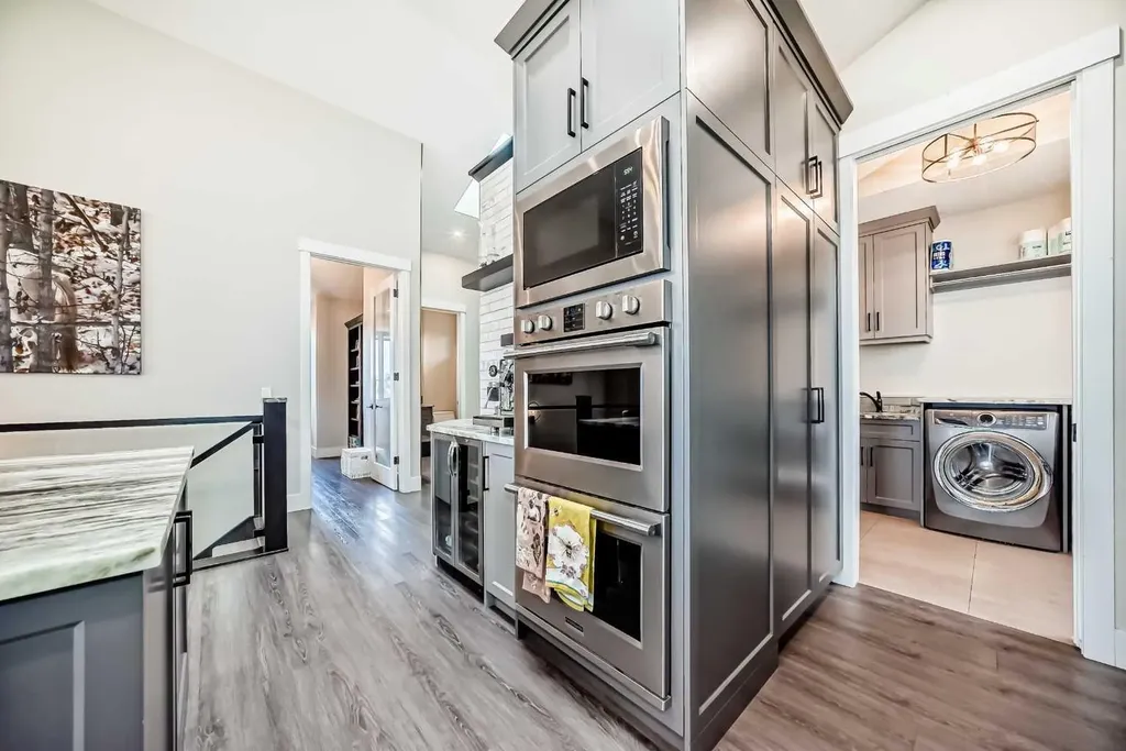 64 Walcrest View SE Calgary AB T2X 4G3