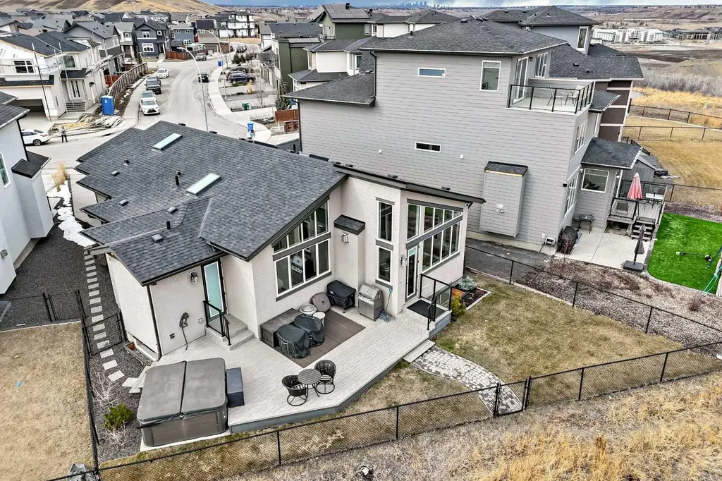 64 Walcrest View SE Calgary AB T2X 4G3