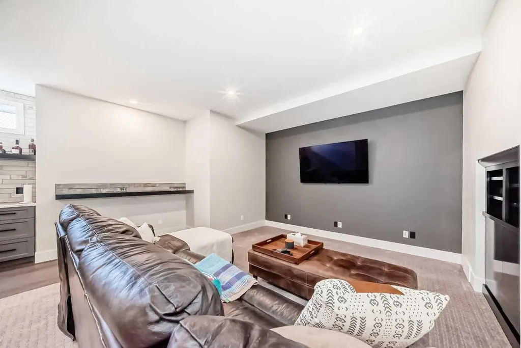 64 Walcrest View SE Calgary AB T2X 4G3