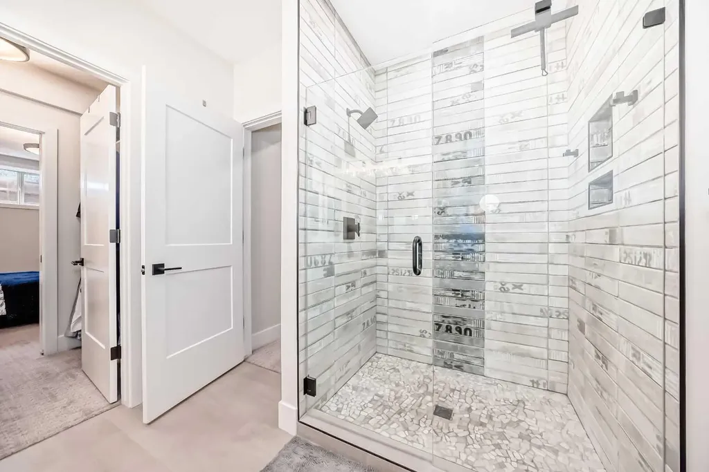 64 Walcrest View SE Calgary AB T2X 4G3