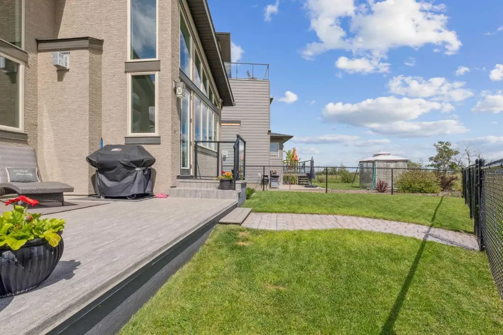 64 Walcrest View SE Calgary AB T2X 4G3