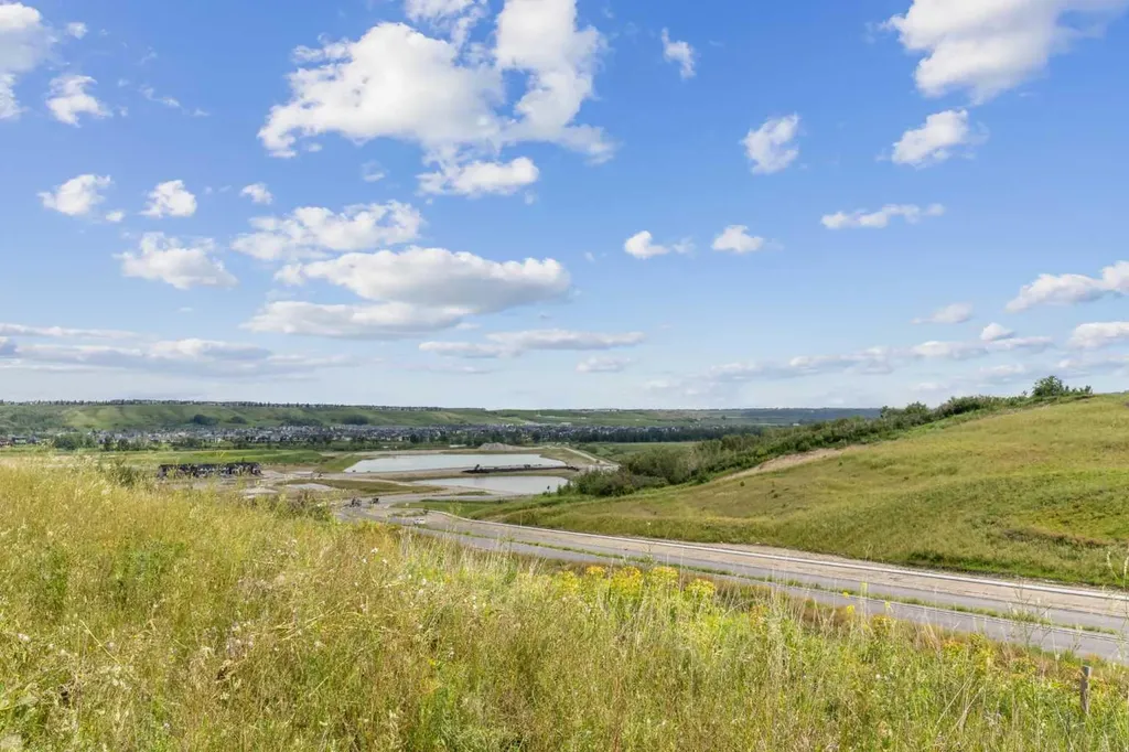 64 Walcrest View SE Calgary AB T2X 4G3