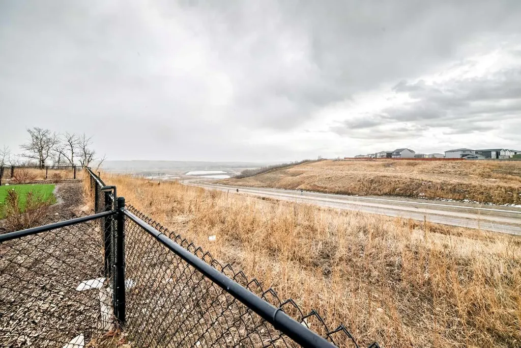 64 Walcrest View SE Calgary AB T2X 4G3